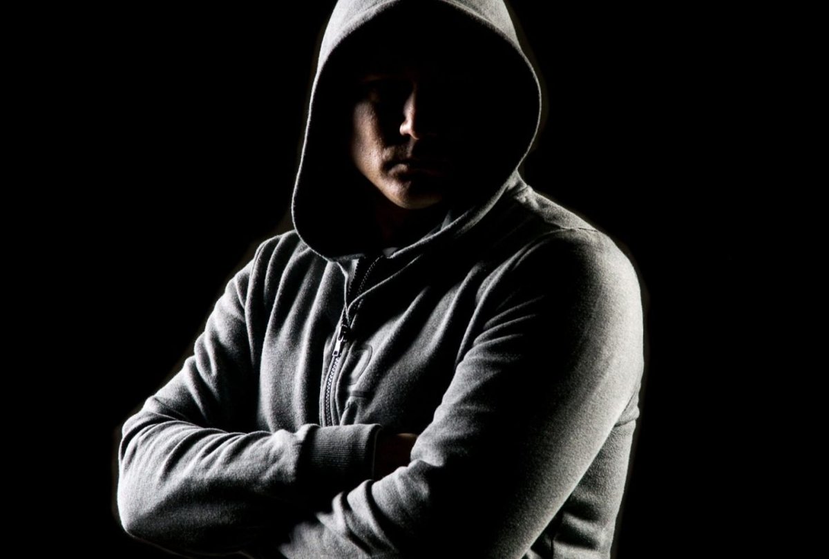 Человек в капюшоне