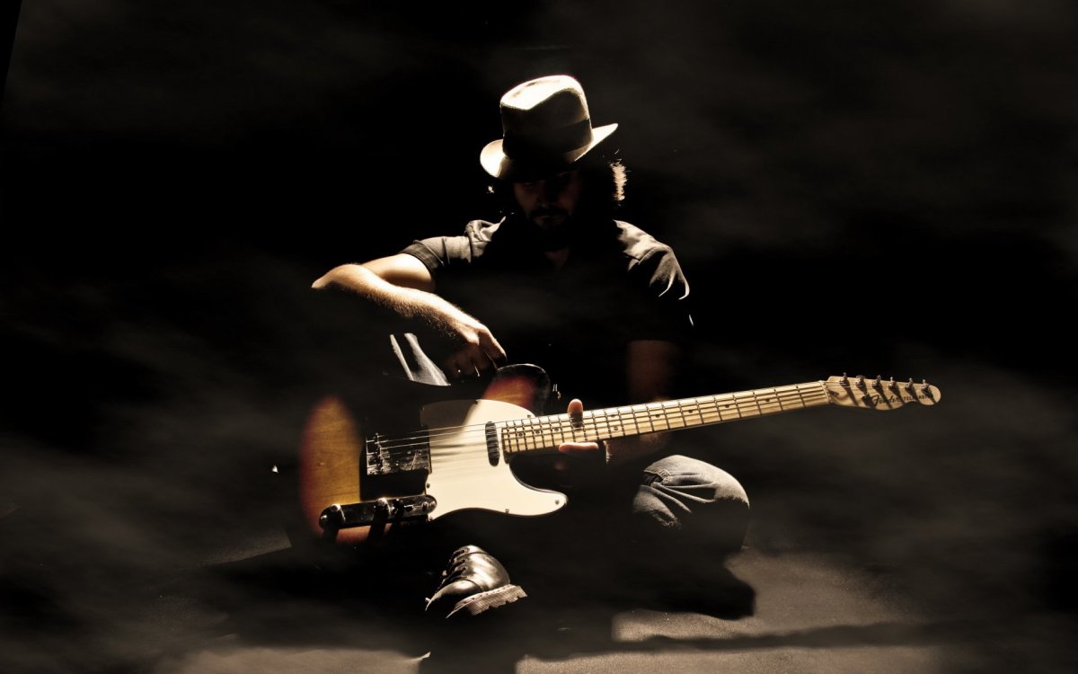 Неоновая электрогитара