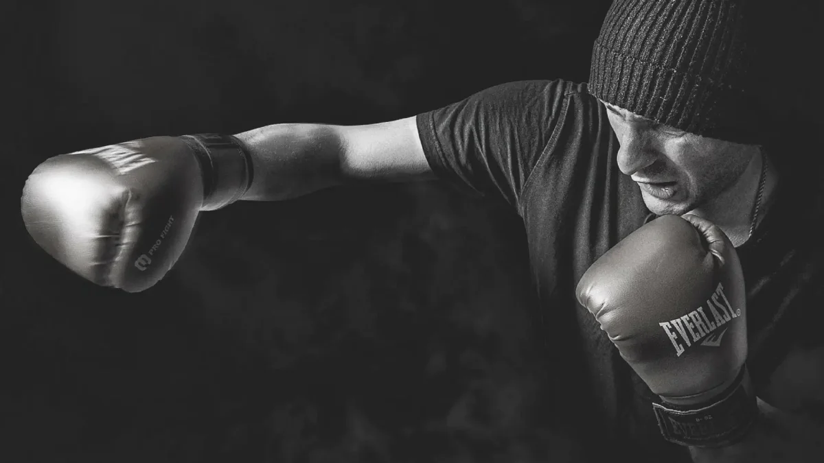 Боксер со спины