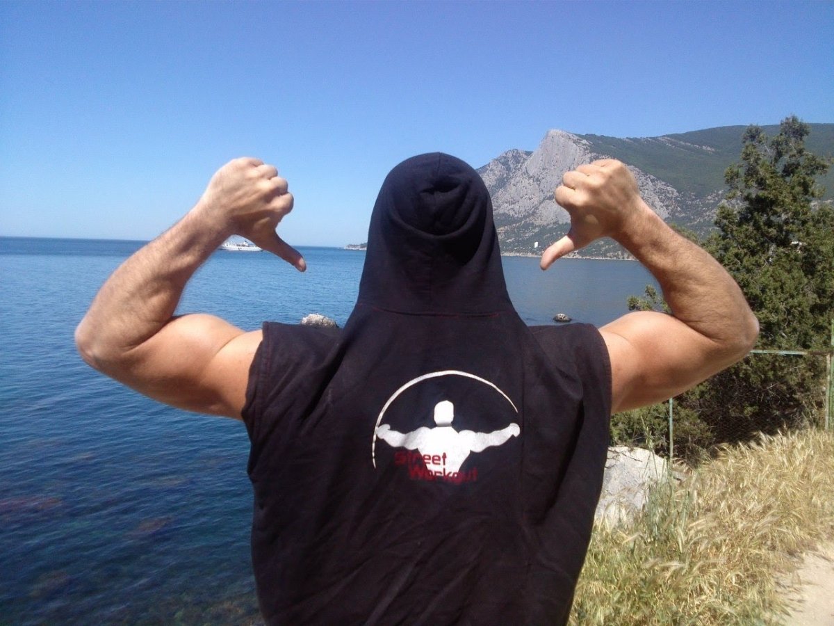 Спортивные парни селфи