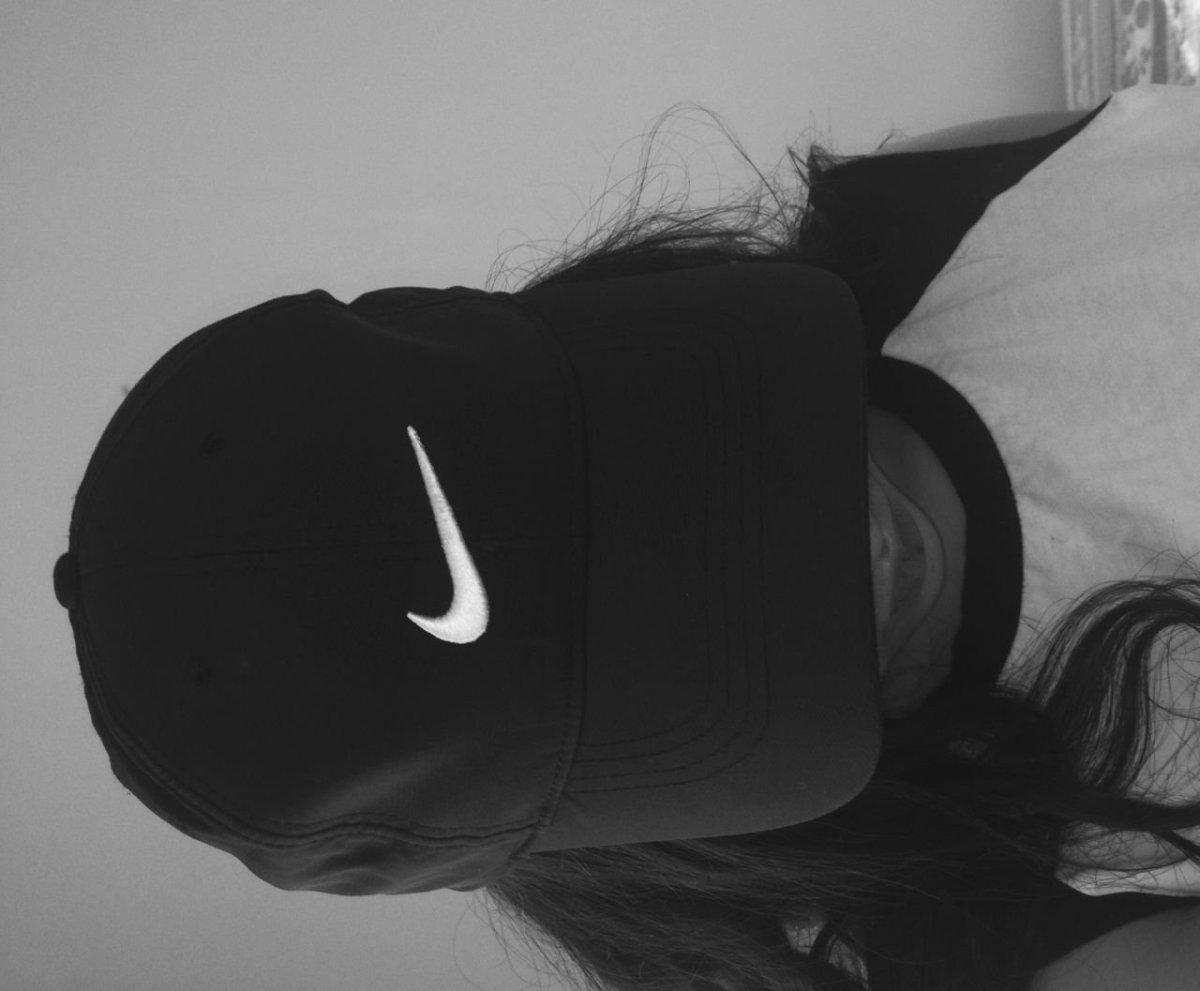 Девочка в найке ава