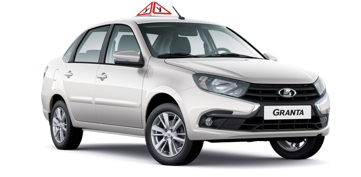 Лада Гранта лифтбек и девушки