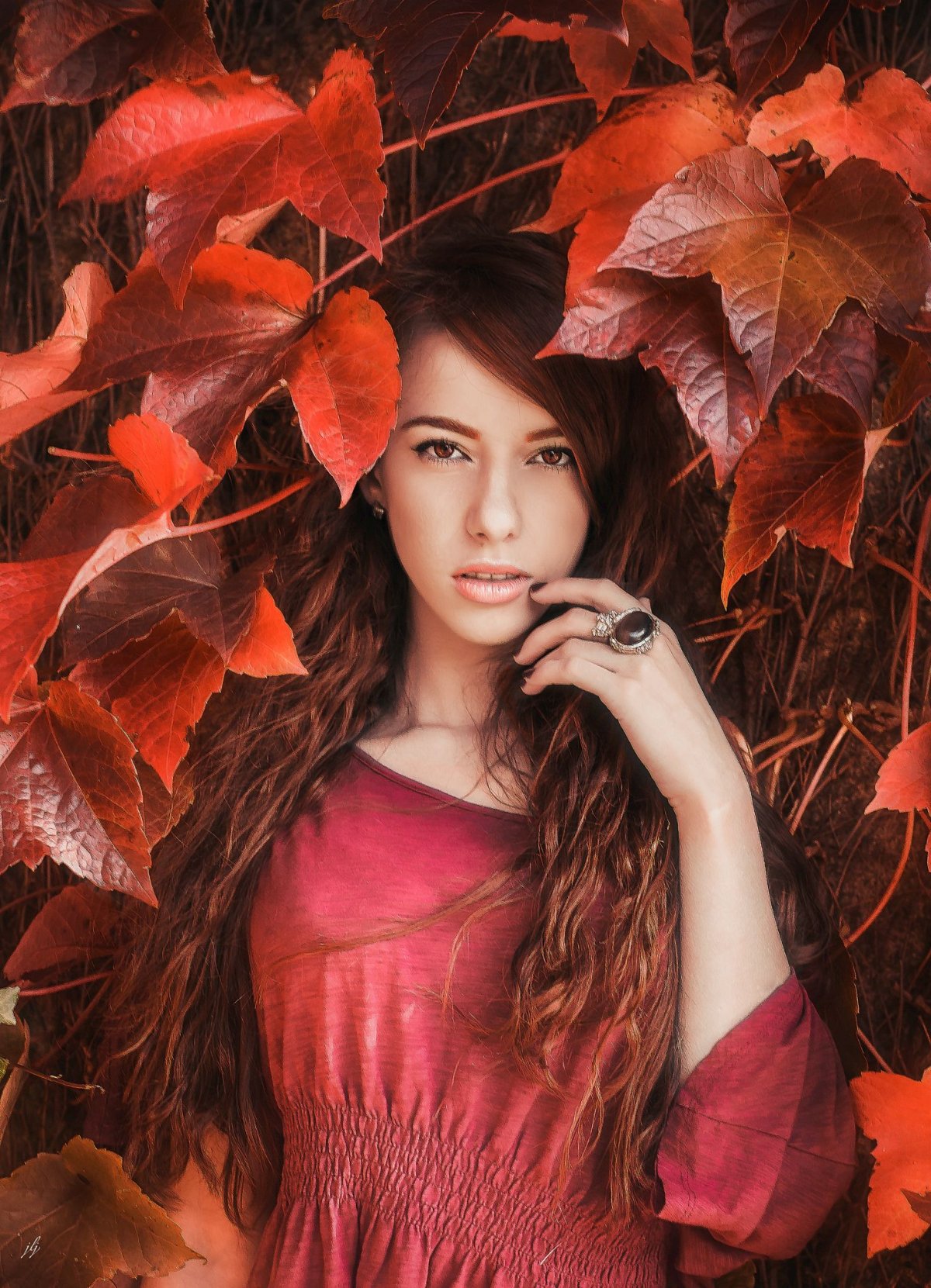 Женщина осенью