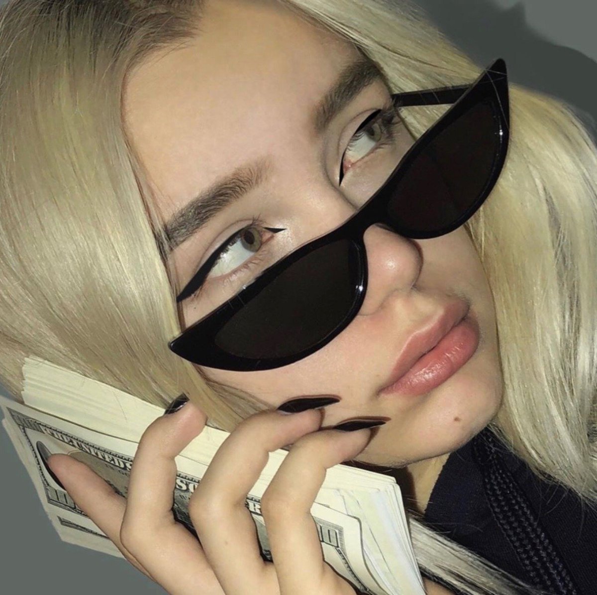 Стикеры ариана аримоджи