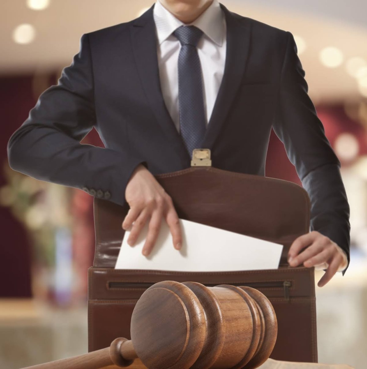 Пожилой мужчина