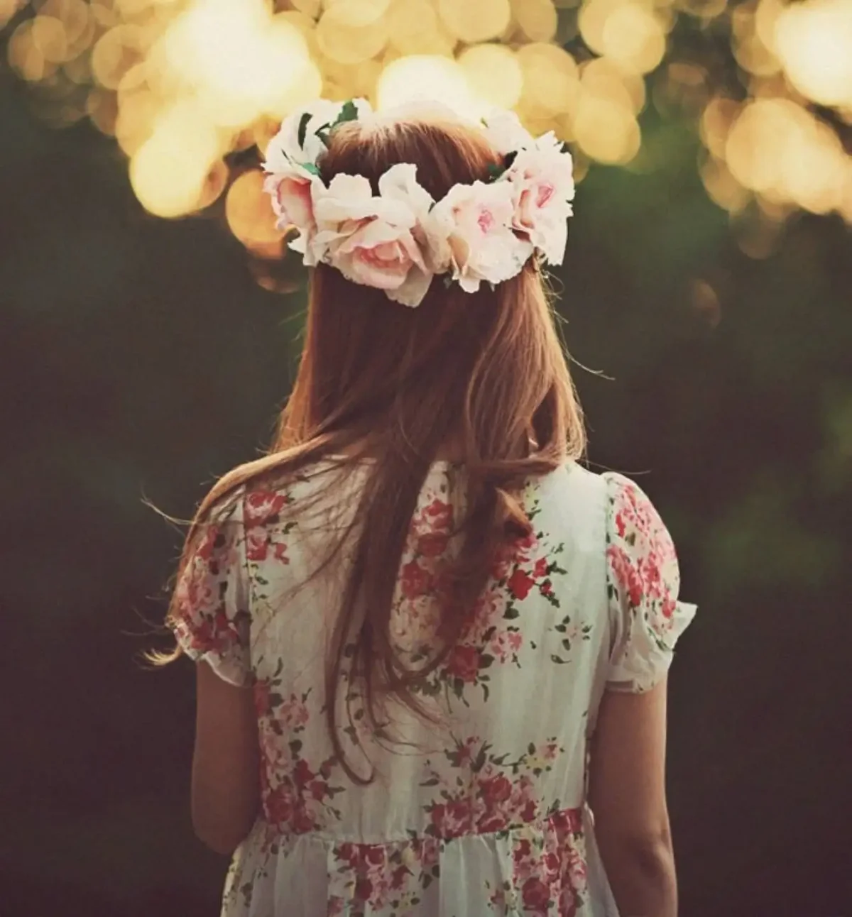 фото девушек со спины с цветами