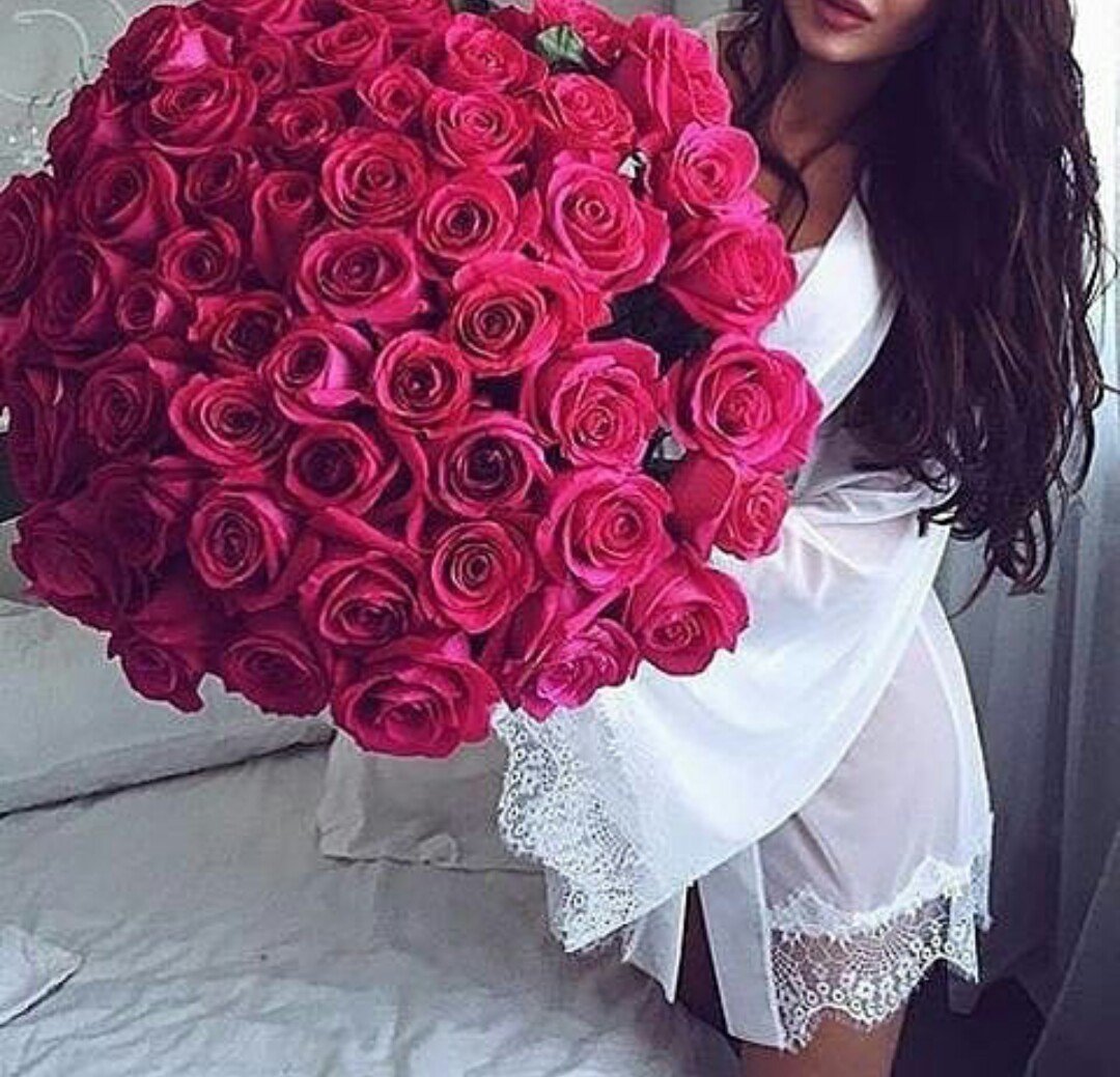 Эстетичный красный букет