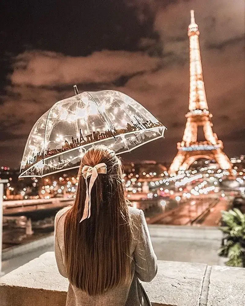 Аватар девушка в Париже