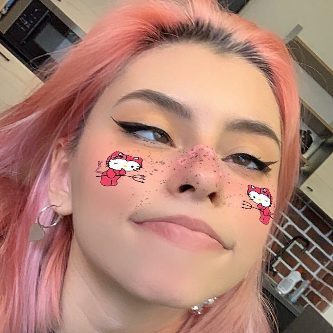 Дора певица