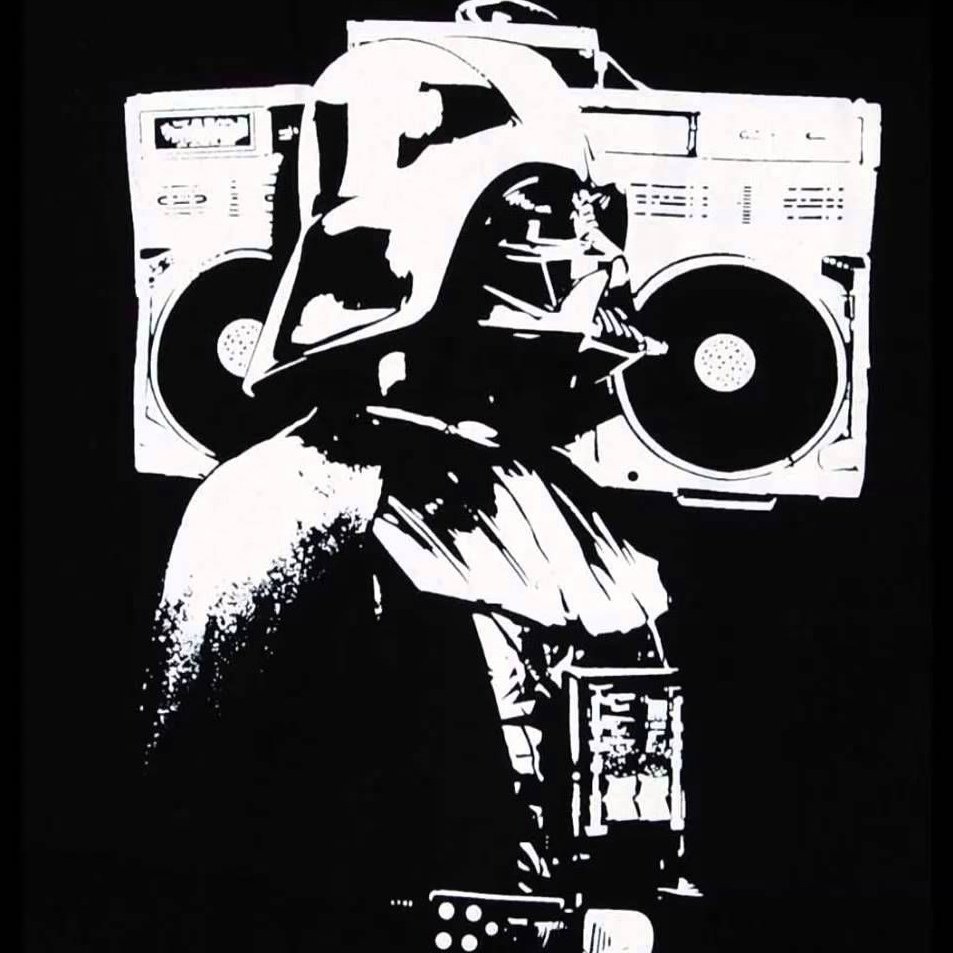 Человек в белом капюшоне