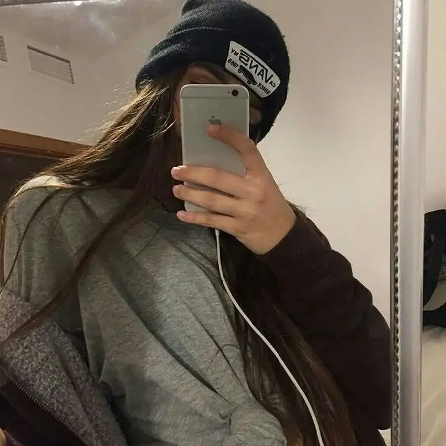 Фейк девушки без лица