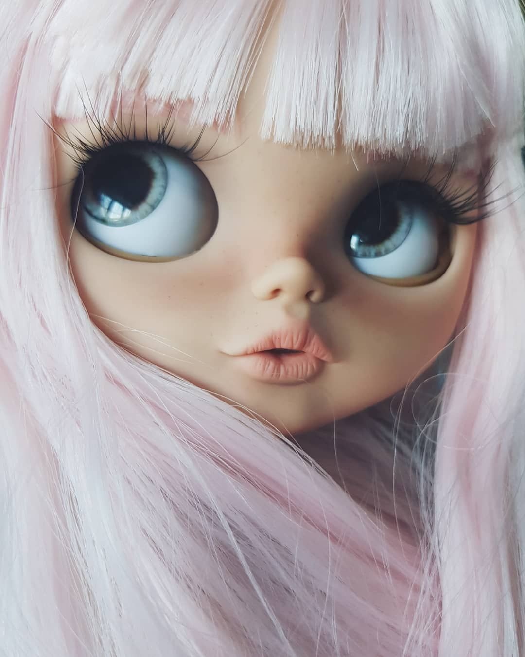 Кукла Блайз с зелеными глазами