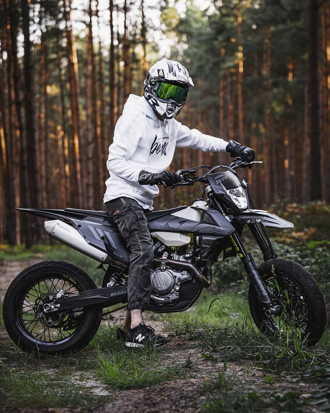 Ава питбайкера