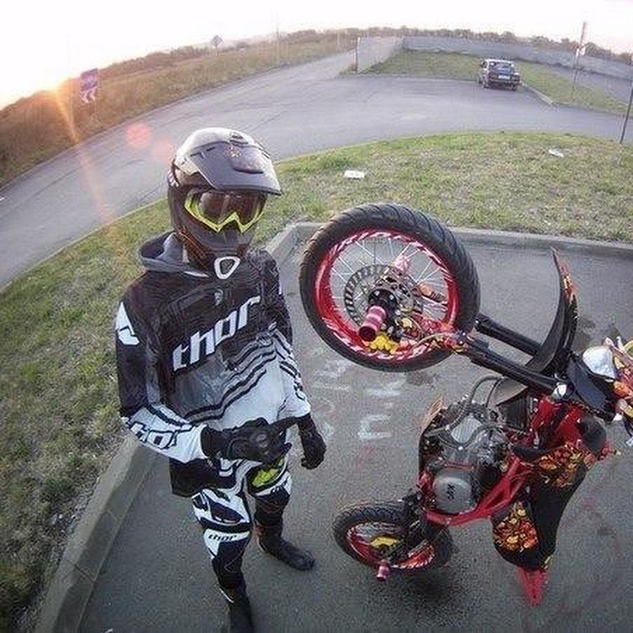 Питбайк 125 в лесу