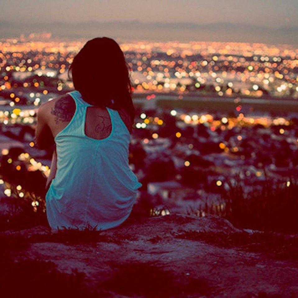 Аватарка для ватсапа женская со смыслом грустная