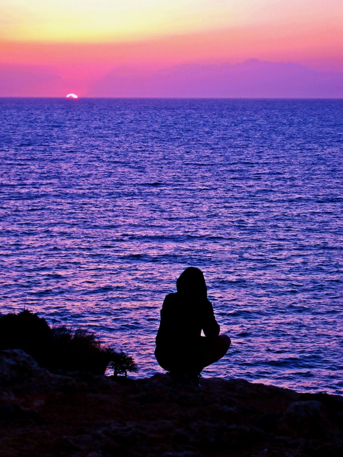 Девушка в капюшоне