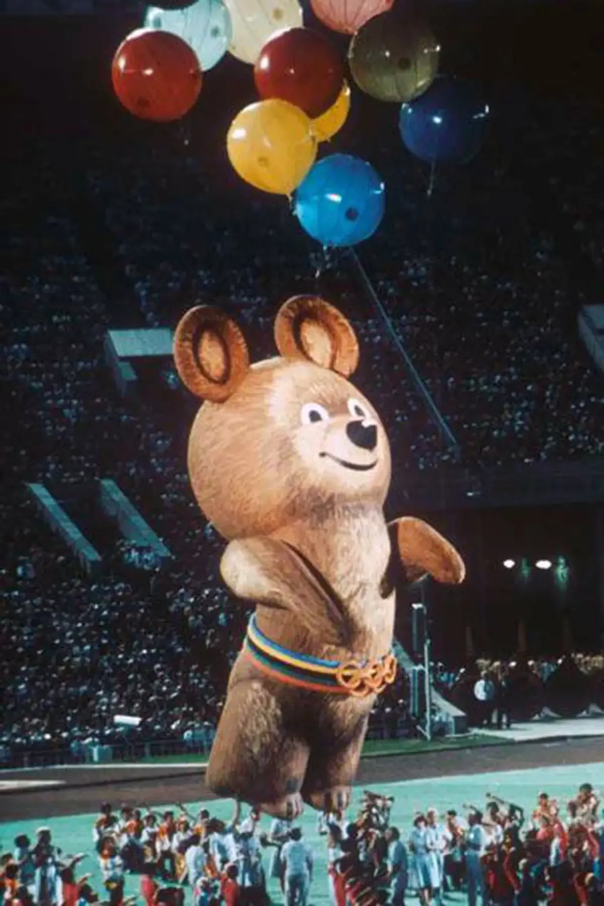 Значок Олимпийский мишка 1980