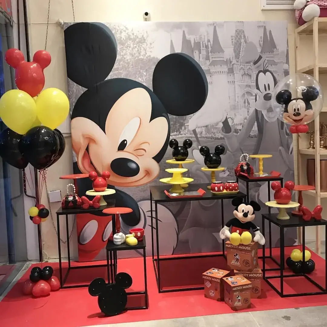 Фотозона с Микки Маусом для мальчика