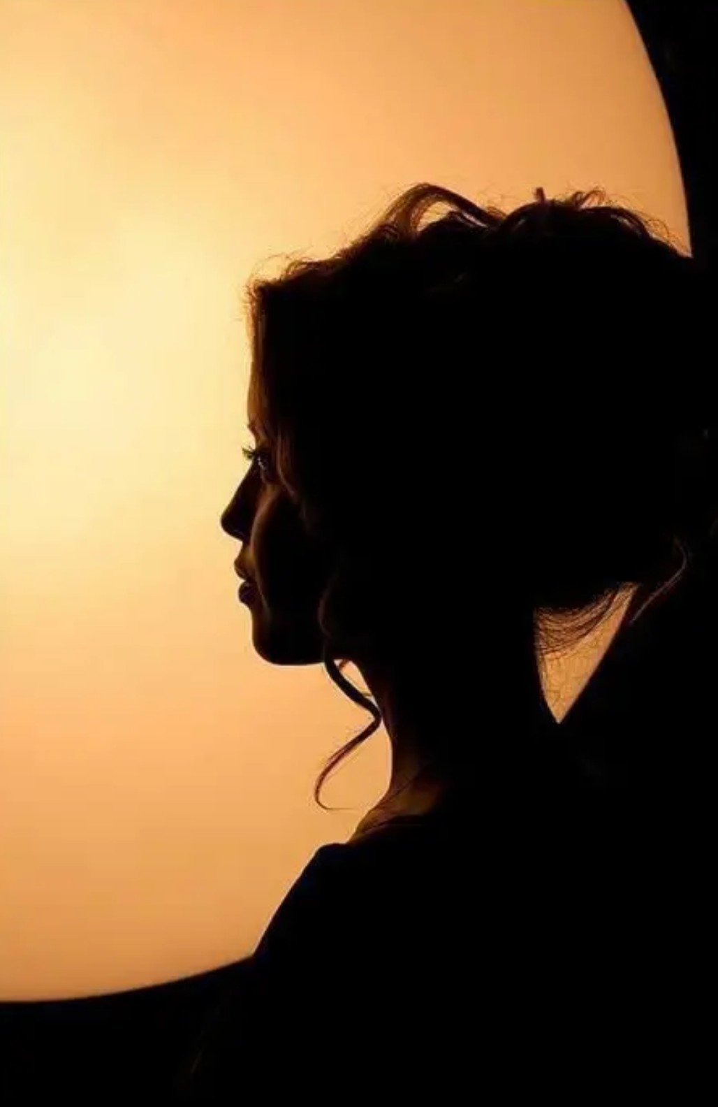 Тень девушки