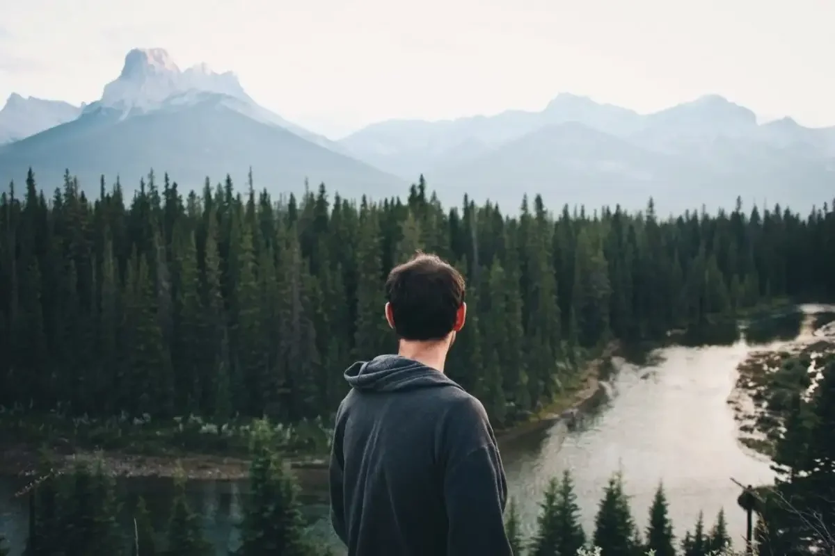 Парень со спины