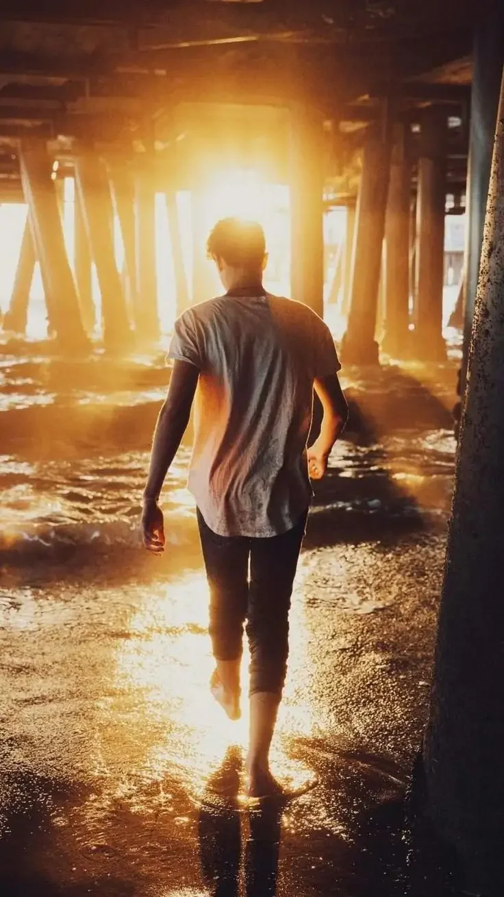 Стильный мужчина со спины