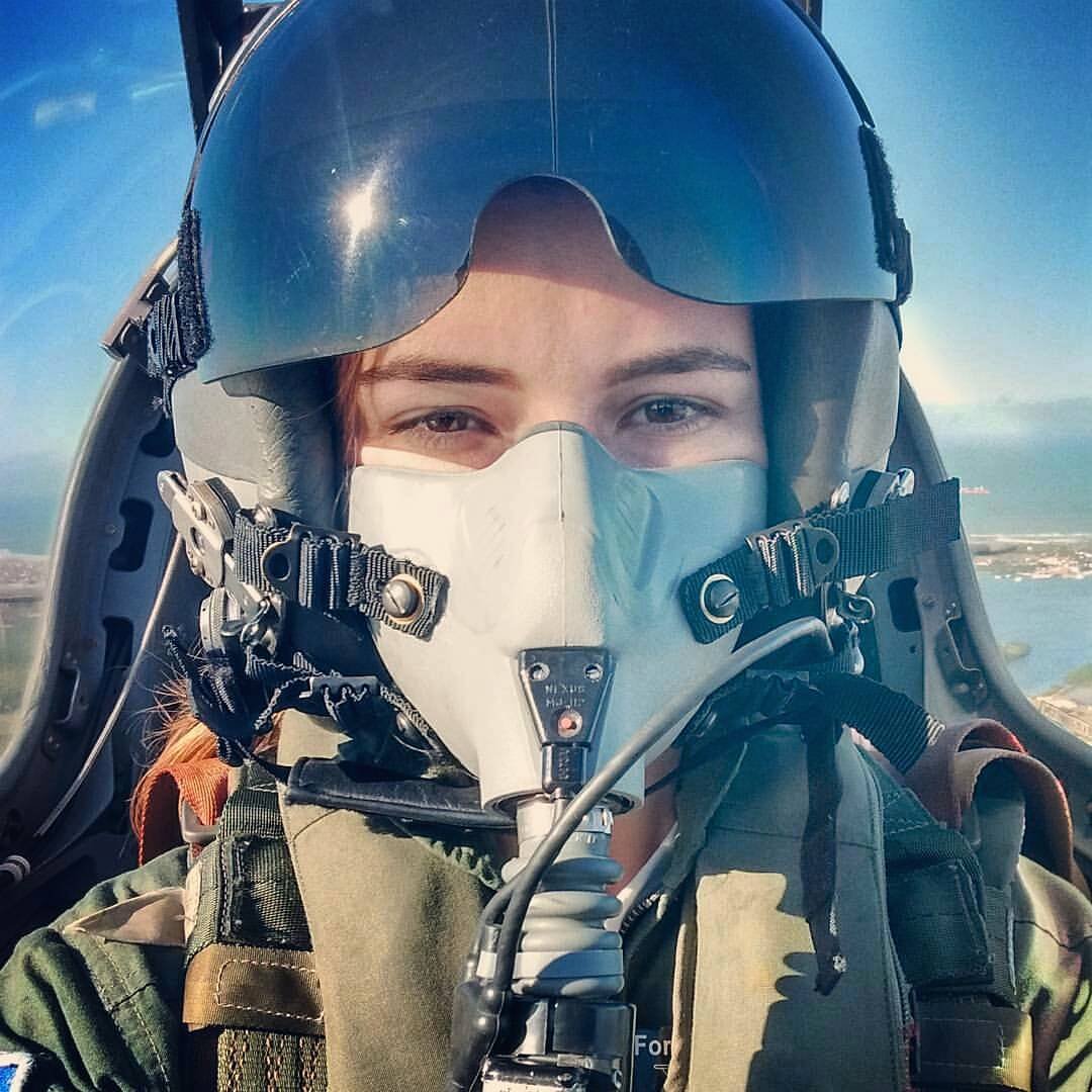 Летчик истребитель