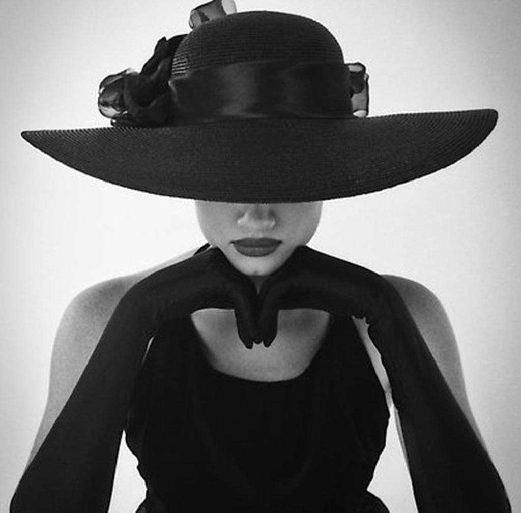 Женщина в шляпе