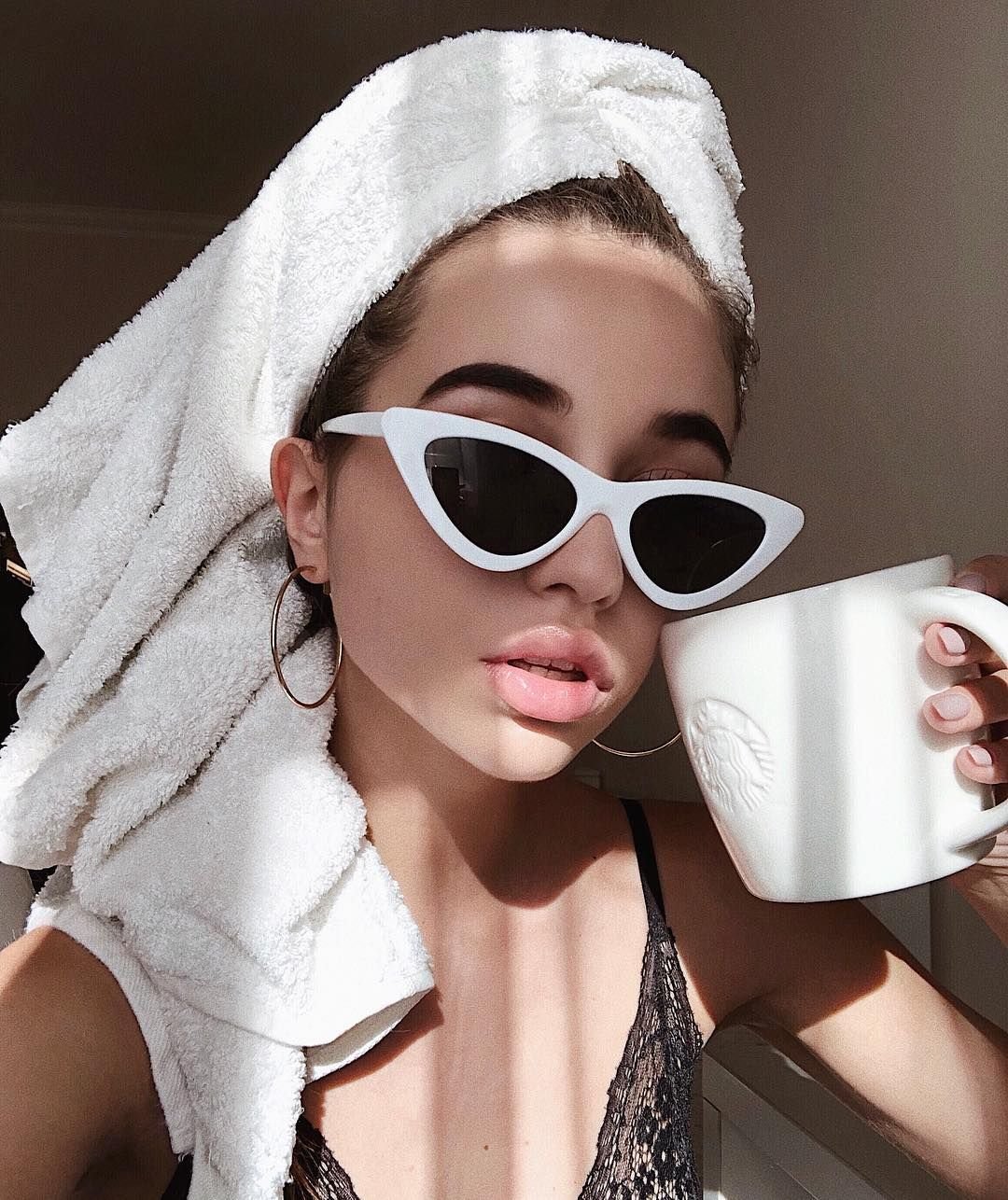 Модные белые очки