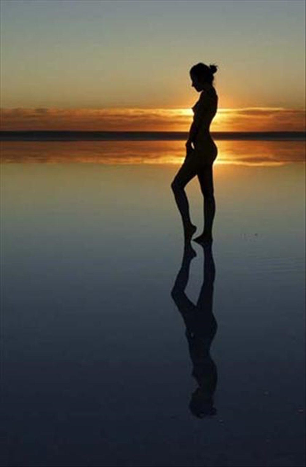 Красивый силуэт девушки