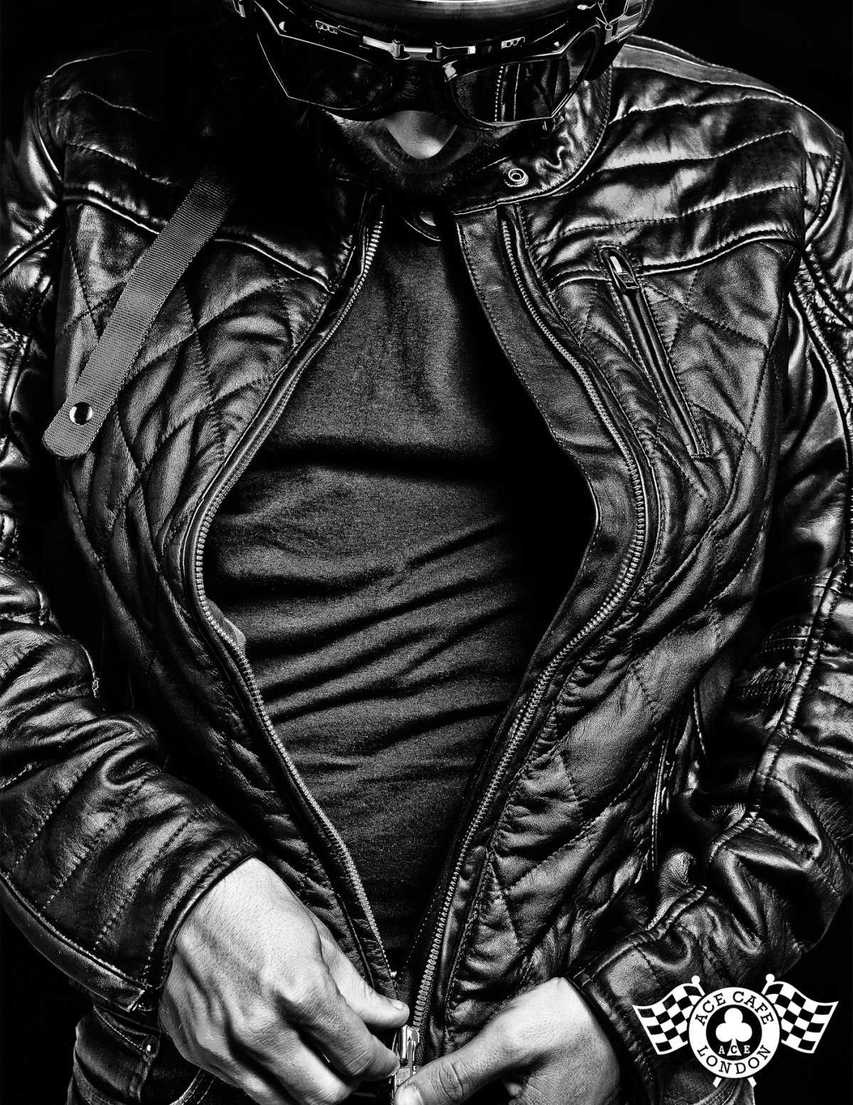 Человек в черной маске