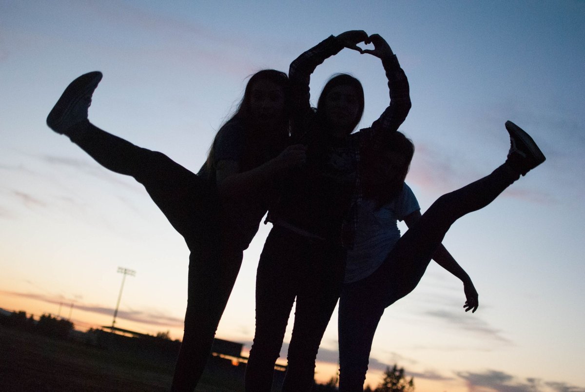 Тень подруг