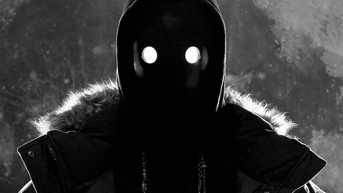 Темный человек в маске