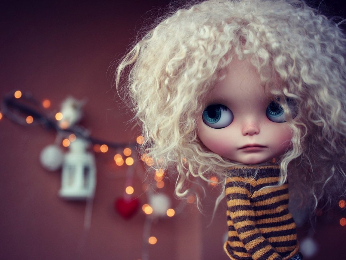 Кукла Блайз с кудрявыми волосами