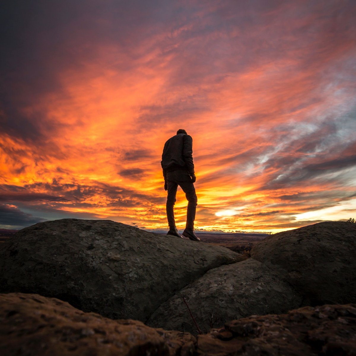 Человек на закате