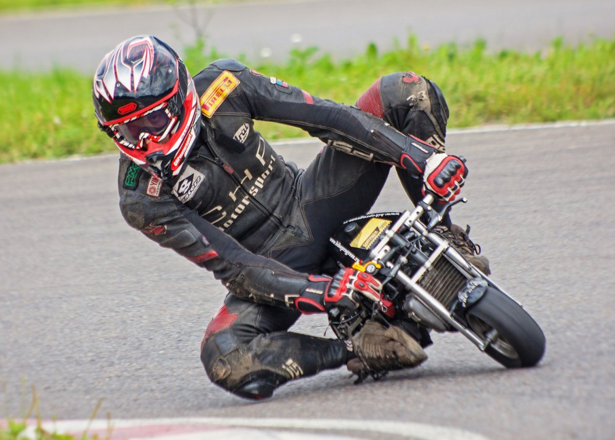 Крутые пацаны на мотоциклах