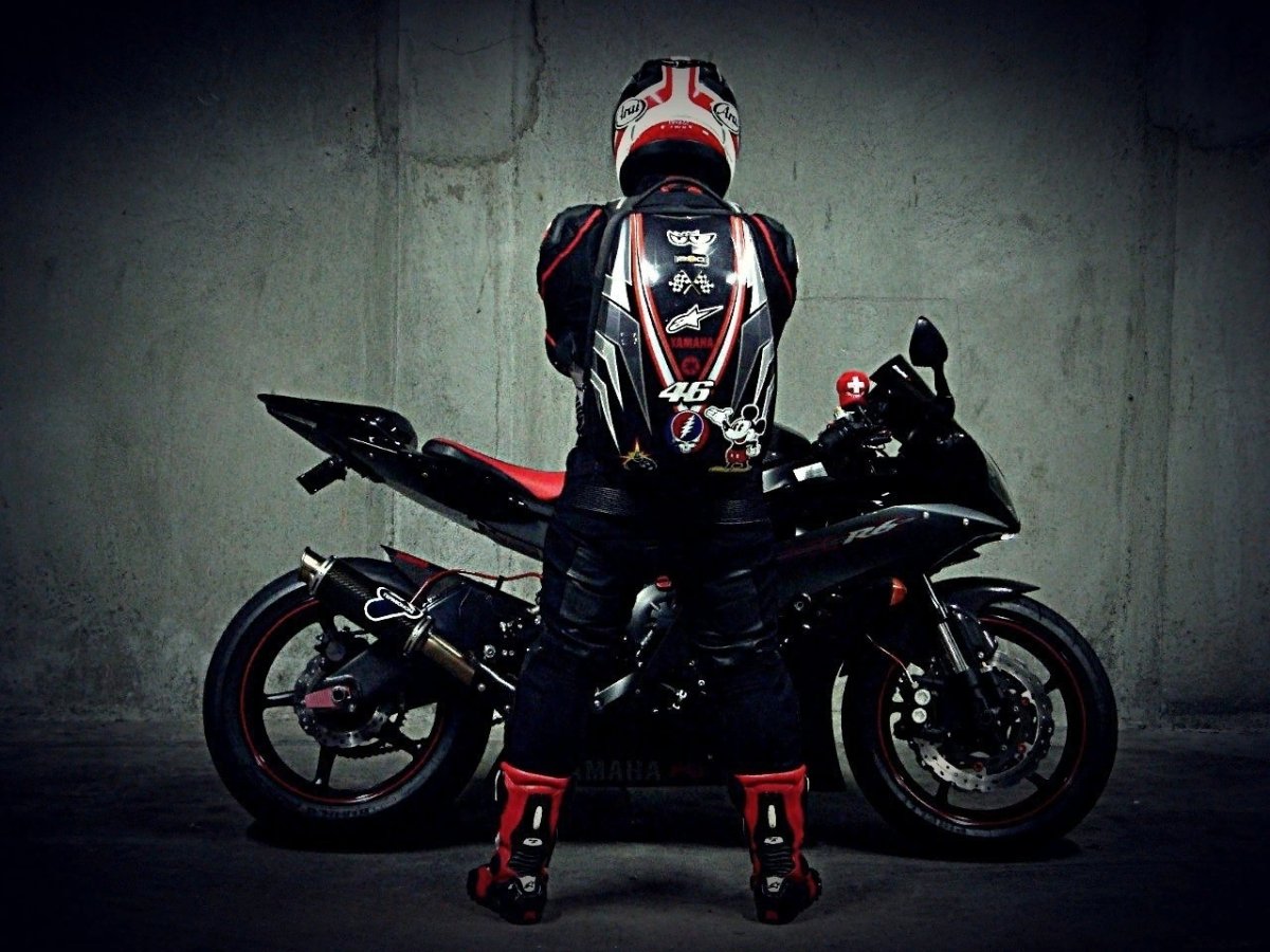 Husqvarna 450 Supermoto Wheelie