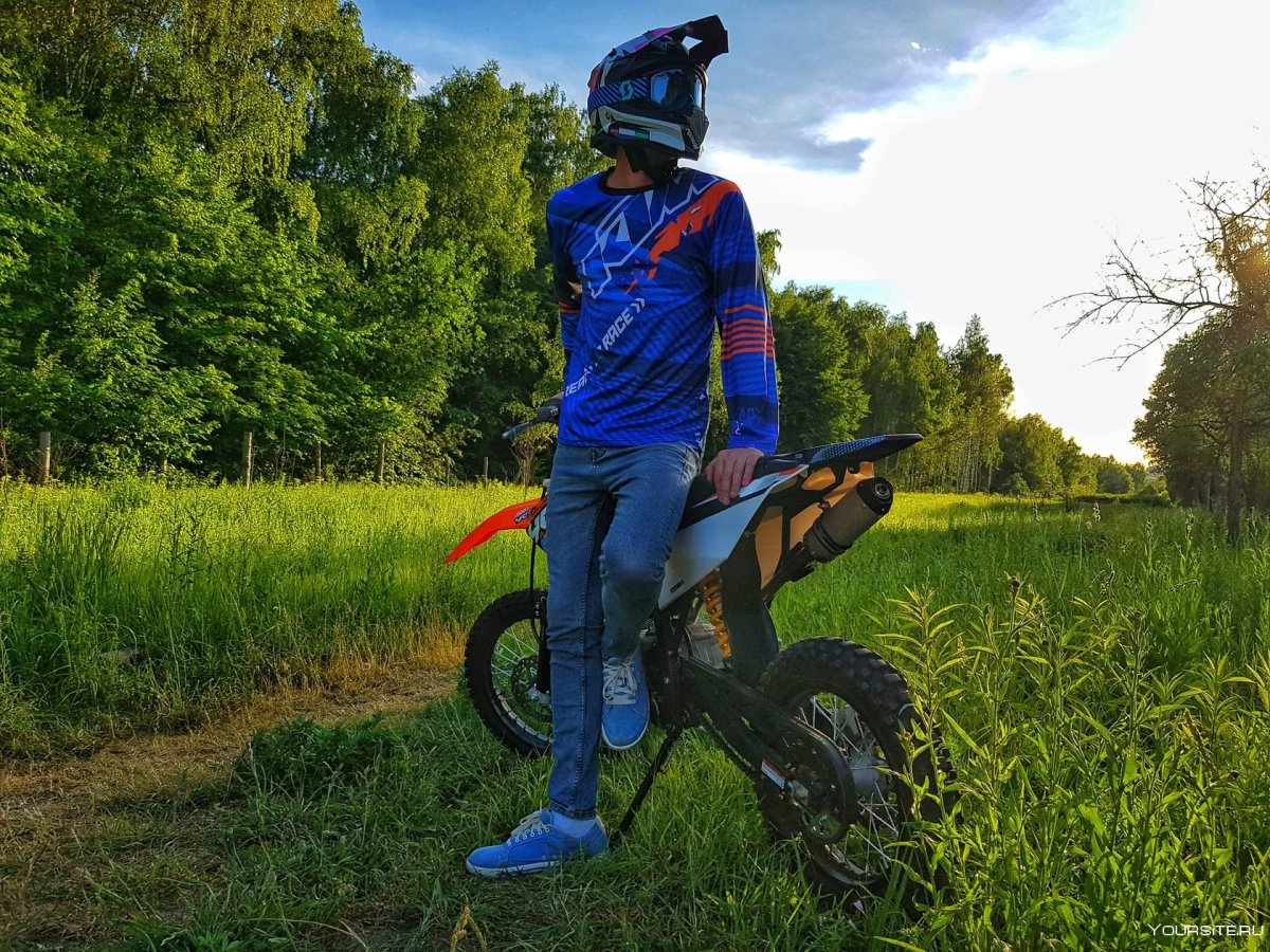 Красивые питбайкеры