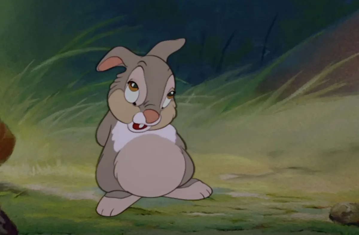 Маникюр с зайчиком из Бемби