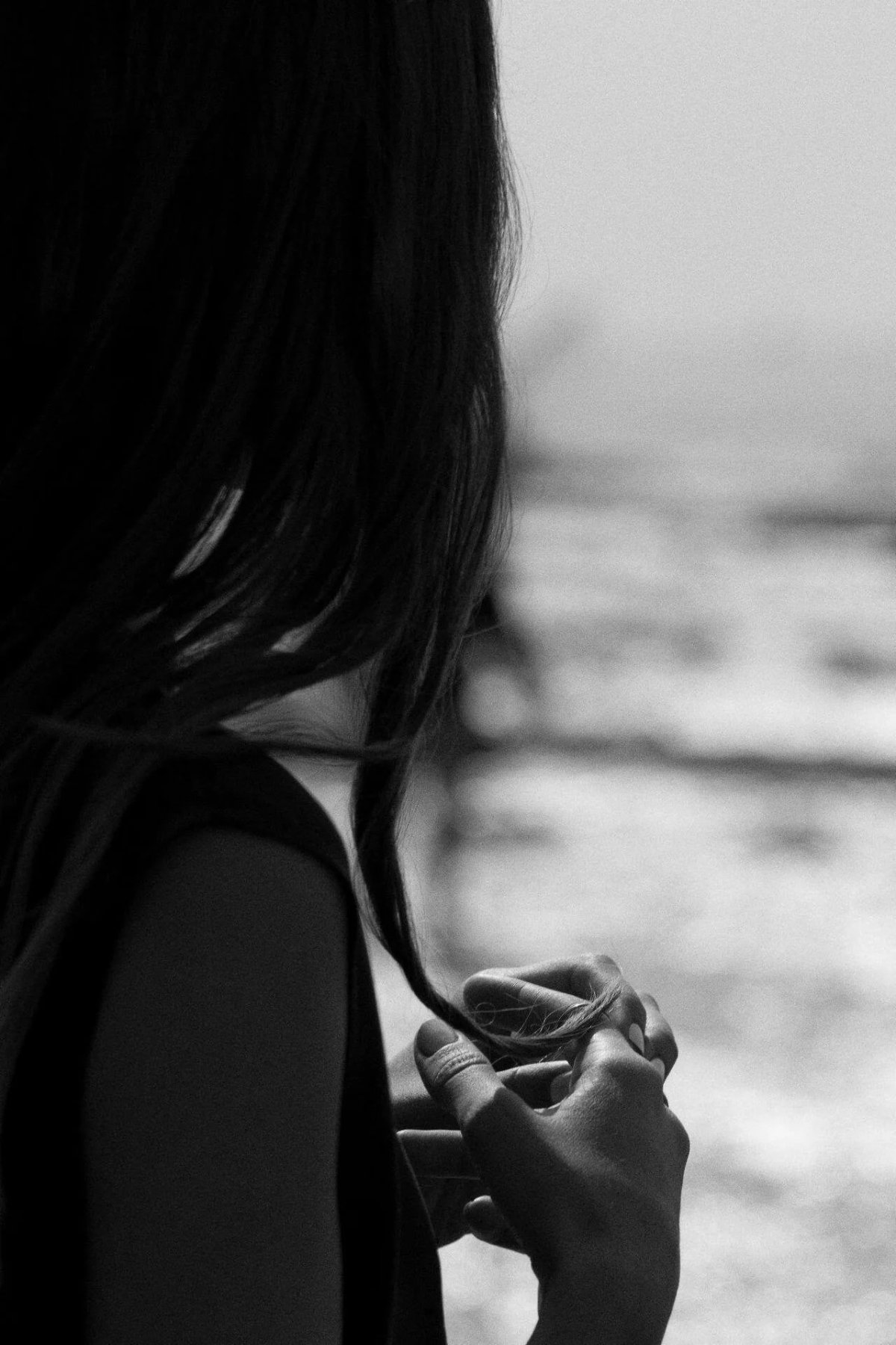 Аватарка для ватсапа женская со смыслом грустная