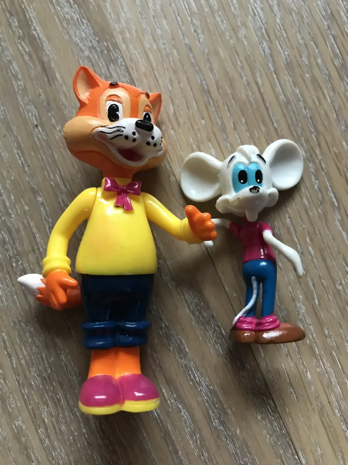 Киндер сюрприз кот Леопольд