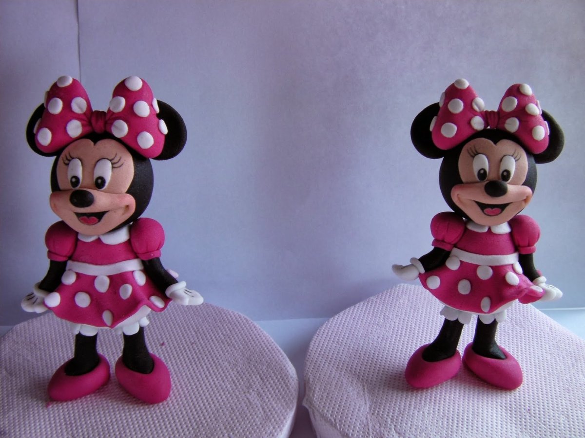 Минни Маус фигурка из мастики