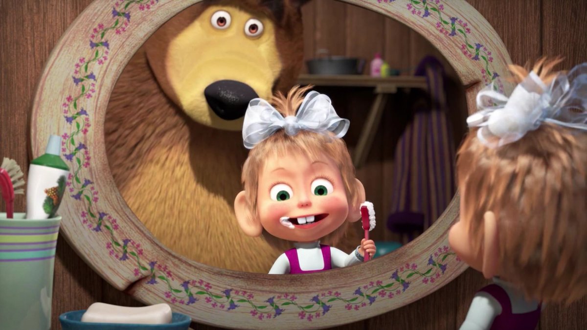 Маша и медведь Маша в памперсе