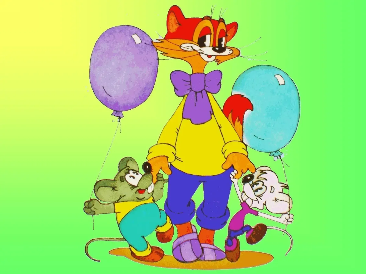 Леопольд с поднятой майкой