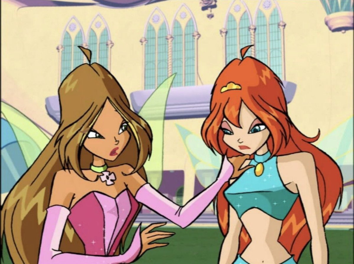 Флора и Блум обнимашки