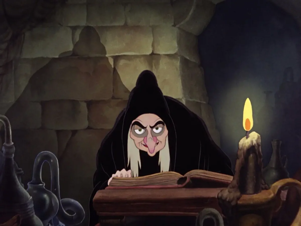 Гном Ворчун из Белоснежки