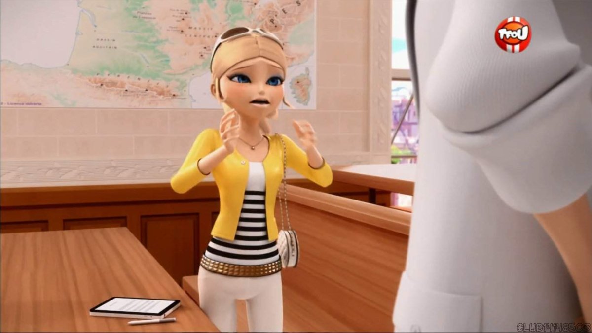 Хлоя в фильме леди баг