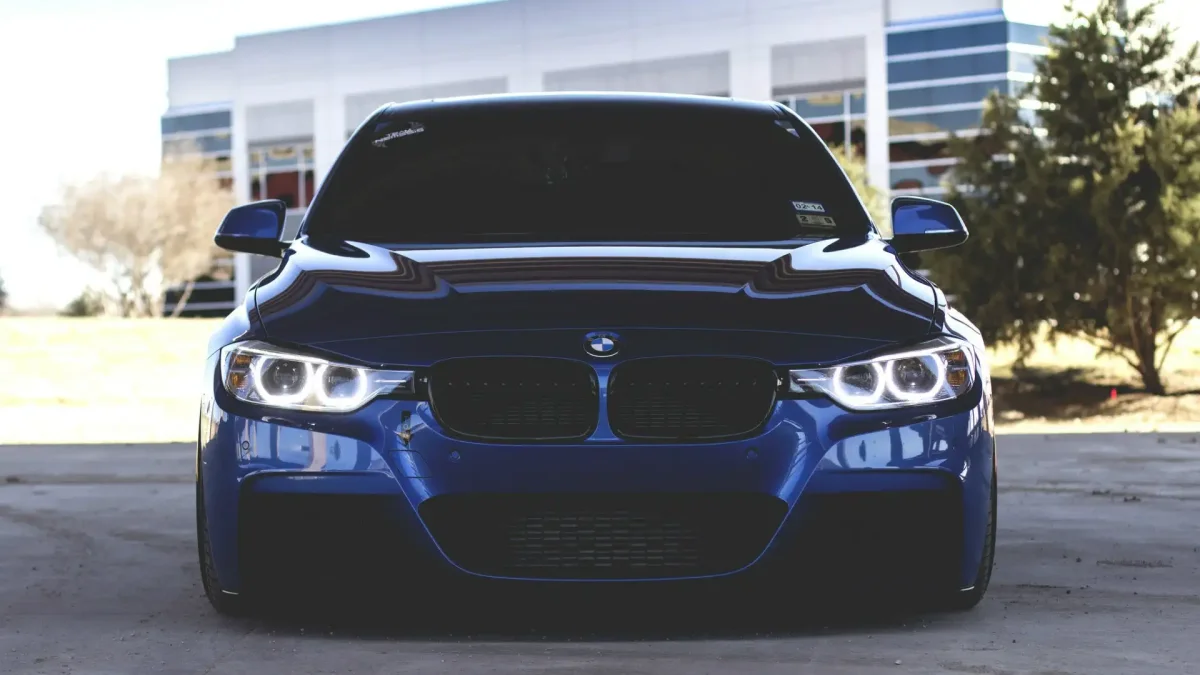 БМВ ф90 бандитская