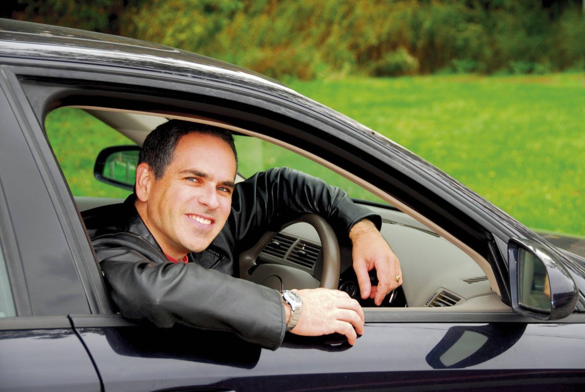 Мужчина в машине