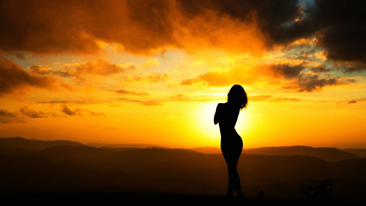 Девушка на закате