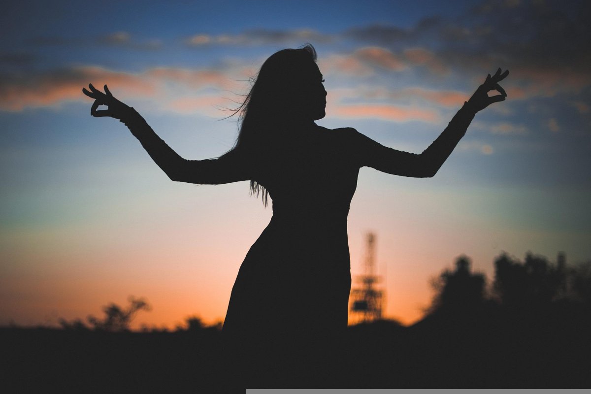 Силуэт женщины